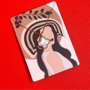 NEW CLOVER NECKLACE 18k Gold over stainless mother of Pearl look